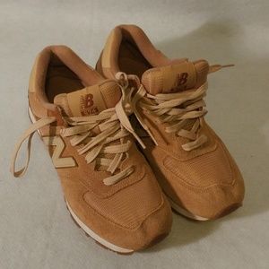 Women's size 8 New Balance 574 great to refurbish